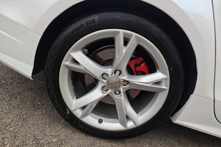 Used Audi A7 2017 40 TFSI Ambition Edition Right Rear Wheel Hub