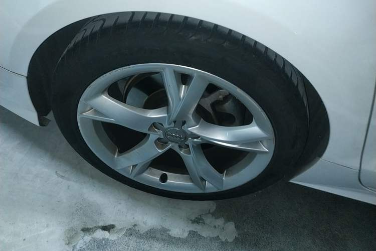 Used Audi A7 2017 40 TFSI Ambition Edition Right Rear Wheel Hub