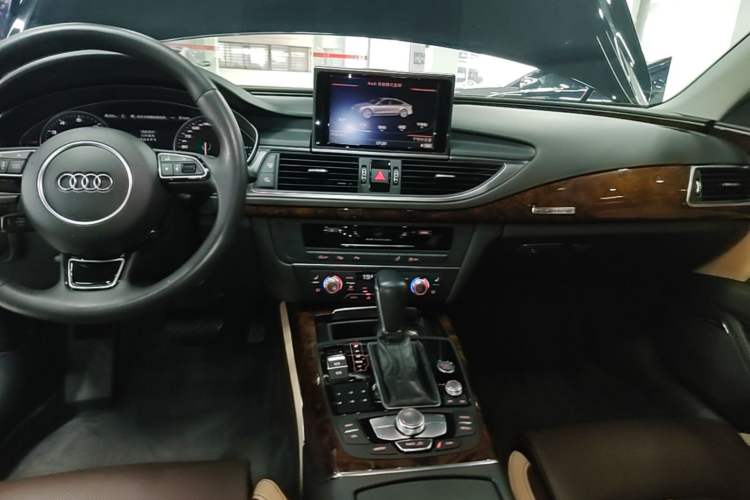 Used Audi A7 2018 50 TFSI quattro Comfort Model Audio And AC Panel