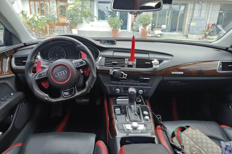 Used Audi A7 2018 50 TFSI quattro Comfort Model Center Console