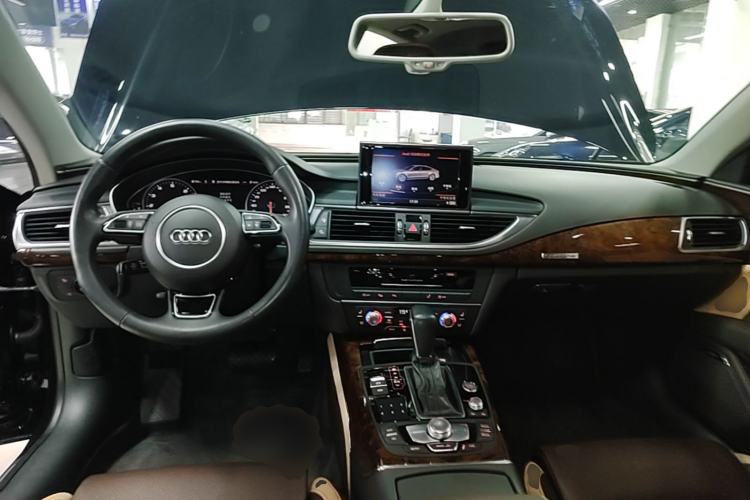 Used Audi A7 2018 50 TFSI quattro Comfort Model Center Console