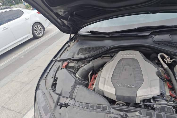 Used Audi A7 2018 50 TFSI quattro Comfort Model Engine Bay Right