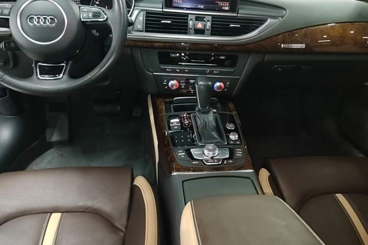 Used Audi A7 2018 50 TFSI quattro Comfort Model Gear Lever