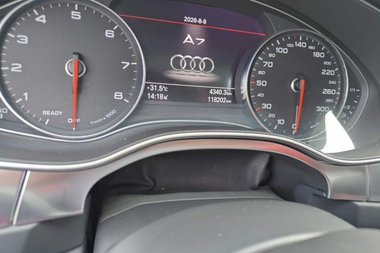 Used Audi A7 2018 50 TFSI quattro Comfort Model Odometer Close Up