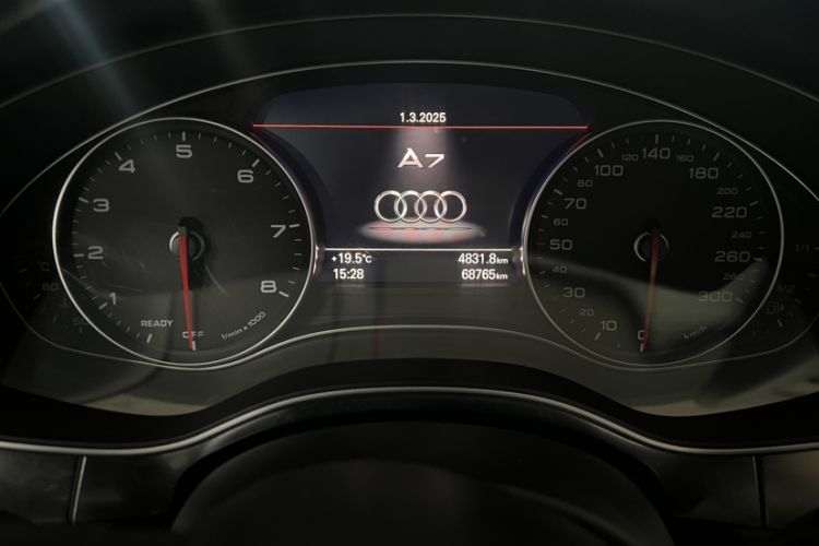 Used Audi A7 2018 40 TFSI Ambition Edition Odometer Close Up