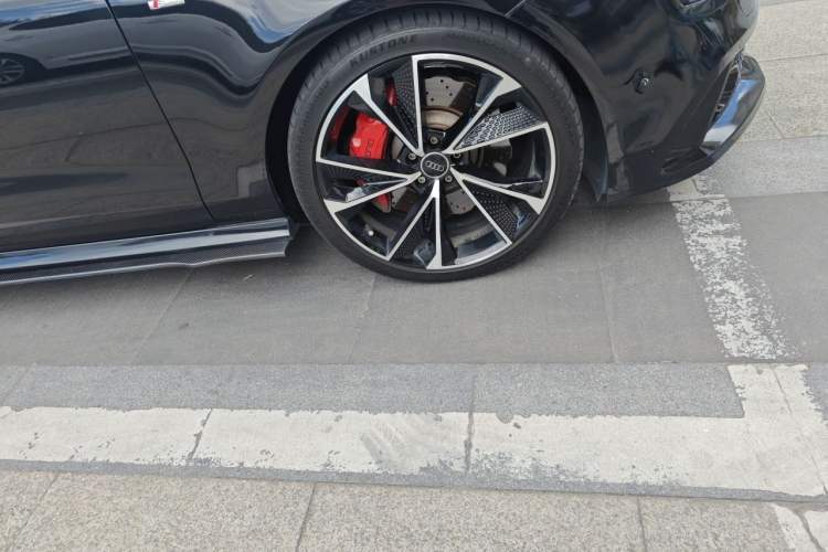 Used Audi A7 2018 50 TFSI quattro Comfort Model Right Front Wheel Hub