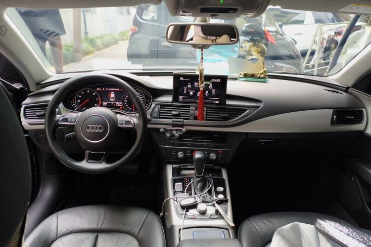 Used Audi A7 2018 40 TFSI Ambition Edition Center Console