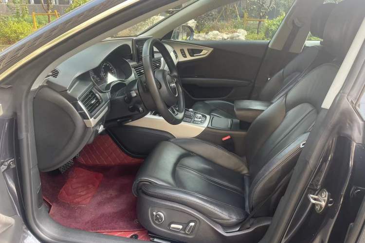 Used Audi A7 2018 40 TFSI quattro Technology Edition Interior 3