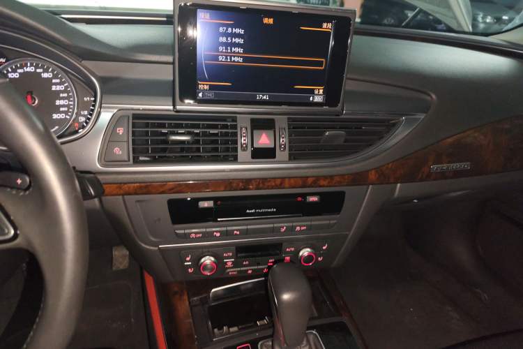 Used Audi A7 2018 50 TFSI quattro Comfort Model Audio And AC Panel