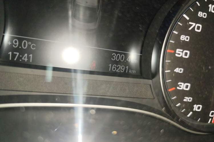 Used Audi A7 2018 50 TFSI quattro Comfort Model Odometer Close Up