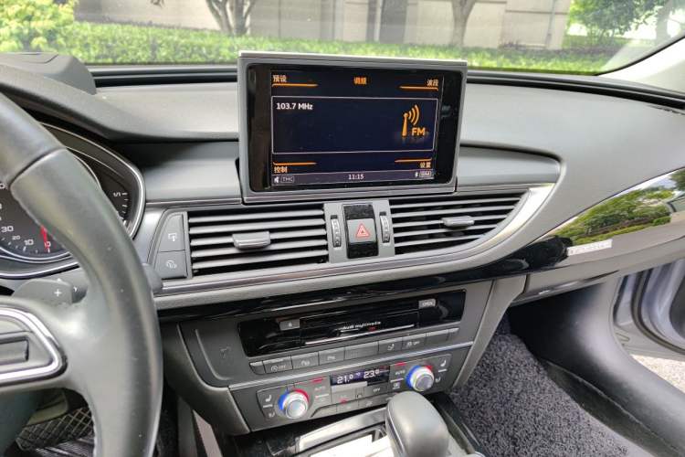 Used Audi A7 2018 50 TFSI quattro Dynamic Edition Audio And AC Panel