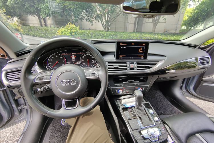 Used Audi A7 2018 50 TFSI quattro Dynamic Edition Center Console