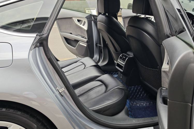 Used Audi A7 2018 40 TFSI quattro Technology Edition Interior 9