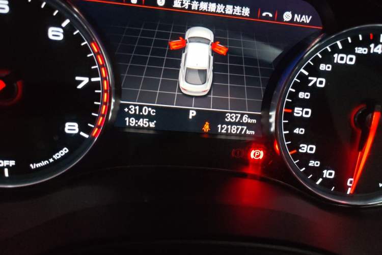 Used Audi A7 2018 50 TFSI quattro Comfort Model Odometer Close Up