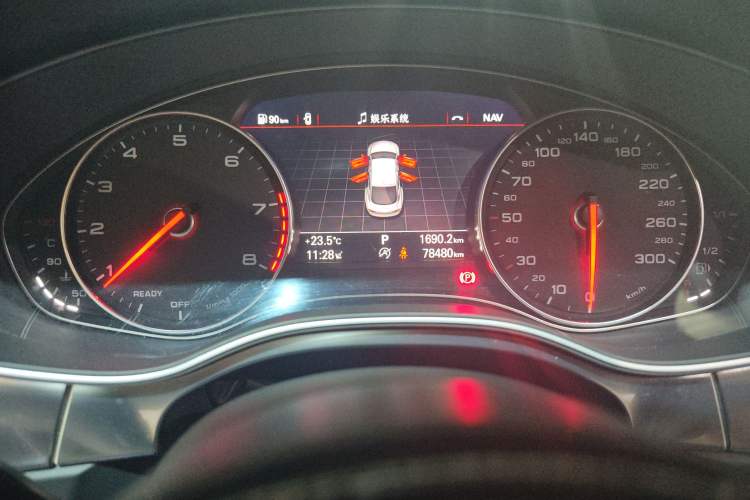 Used Audi A7 2018 40 TFSI quattro Technology Edition Odometer Close Up