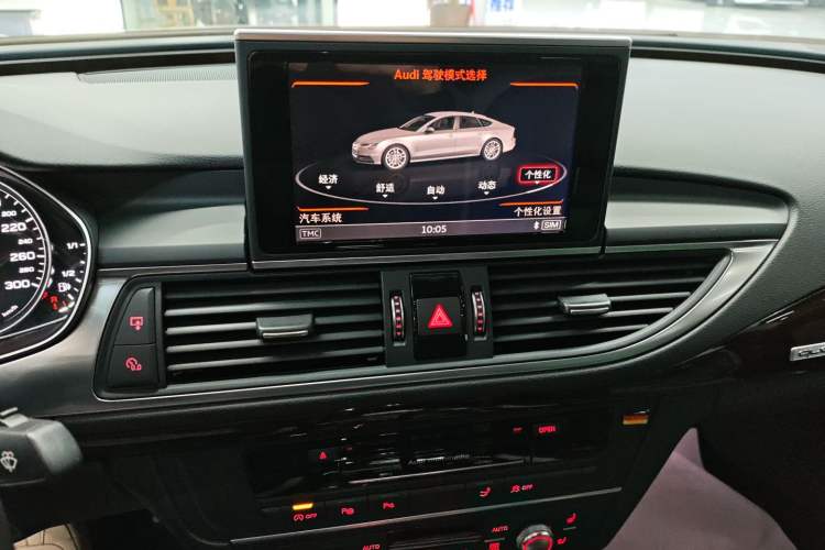 Used Audi A7 2018 50 TFSI quattro Comfort Model Audio And AC Panel