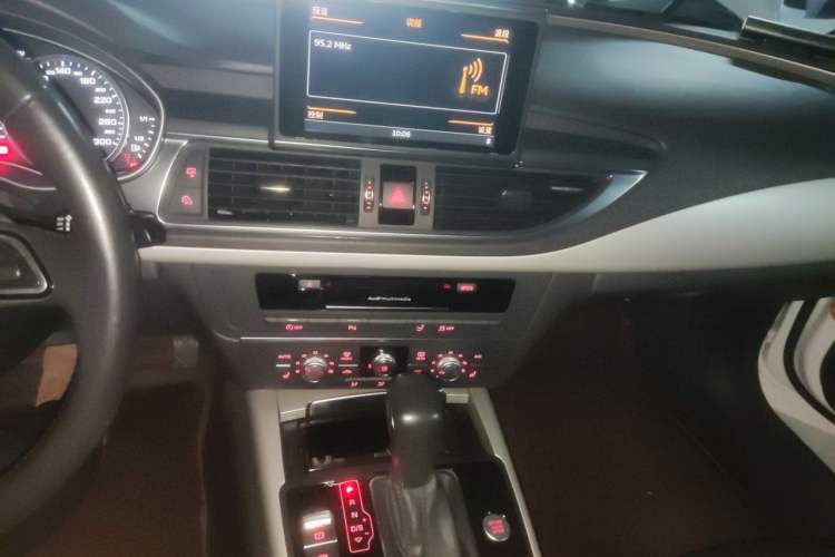 Used Audi A7 2018 35 TFSI Fashion Model Audio And AC Panel