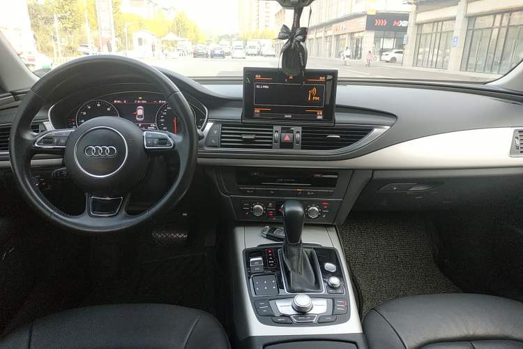 Used Audi A7 2018 40 TFSI Ambition Edition Center Console