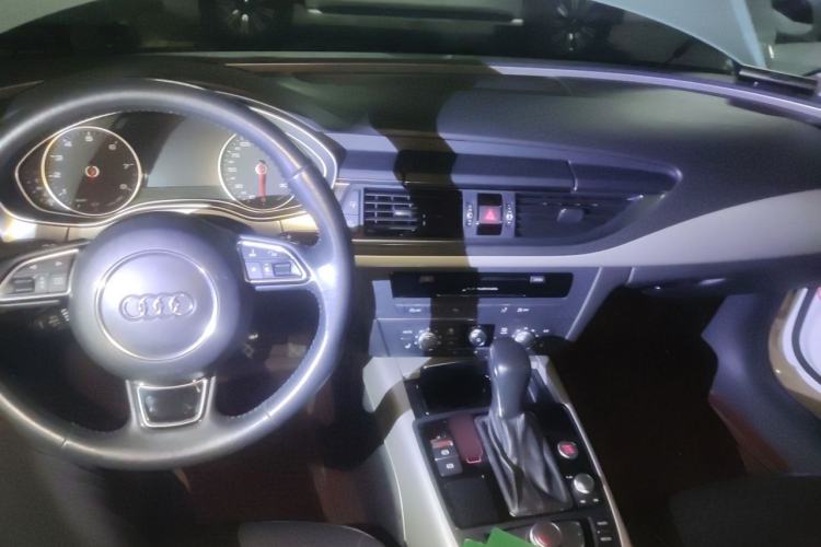 Used Audi A7 2018 35 TFSI Fashion Model Center Console
