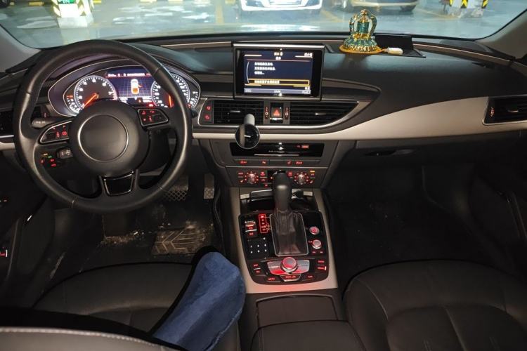Used Audi A7 2018 40 TFSI Ambition Edition Center Console