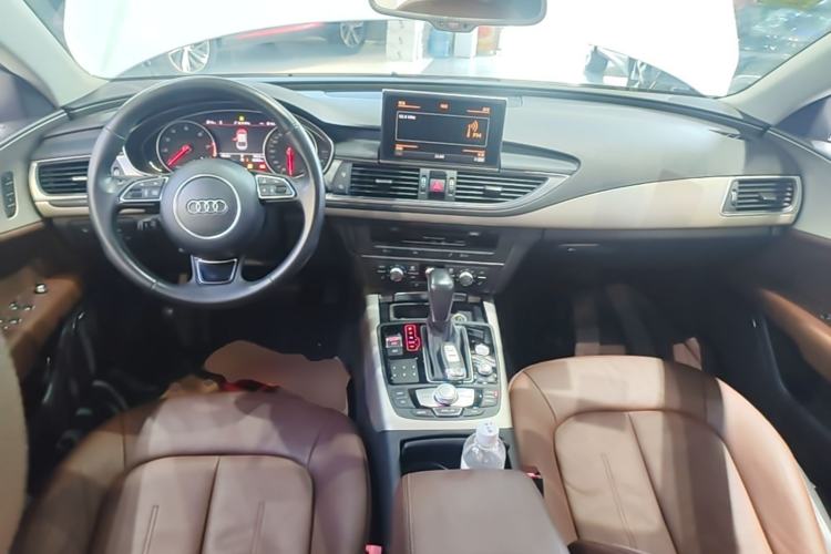 Used Audi A7 2018 40 TFSI Ambition Edition Center Console