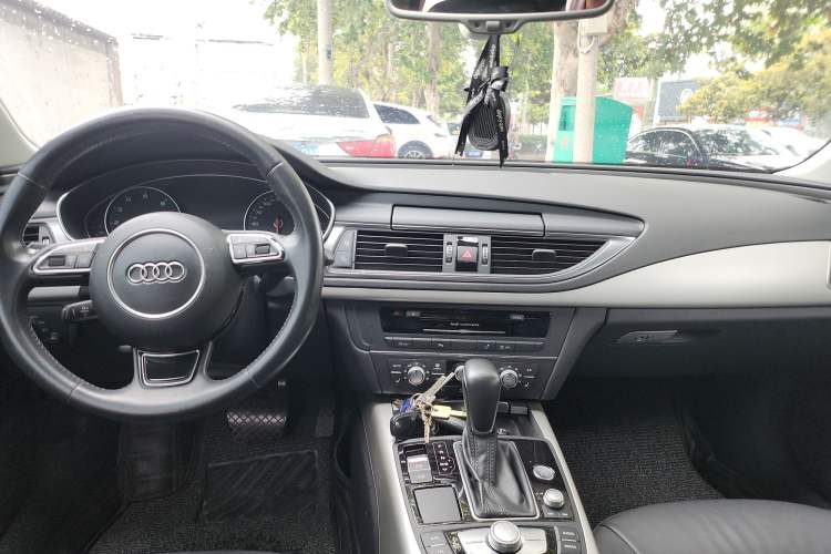 Used Audi A7 2018 40 TFSI Ambition Edition Center Console