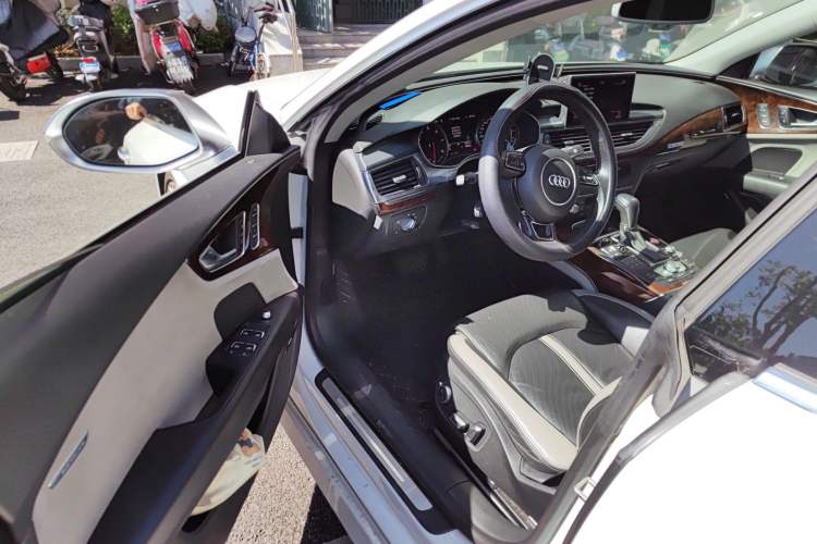 Used Audi A7 2018 50 TFSI quattro Comfort Model Driver Seat