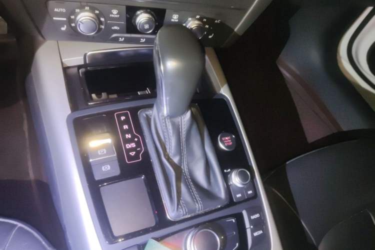 Used Audi A7 2018 35 TFSI Fashion Model Gear Lever