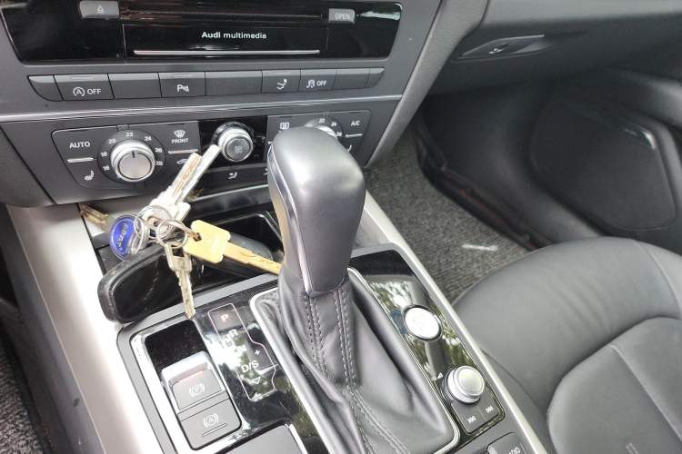 Used Audi A7 2018 40 TFSI Ambition Edition Gear Lever