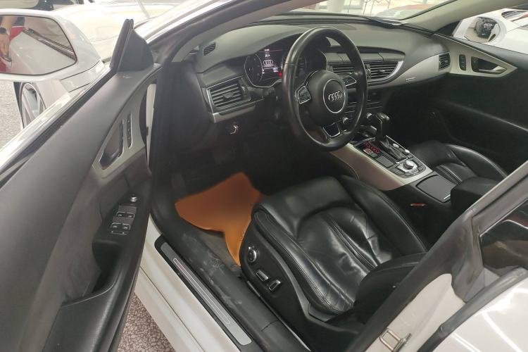 Used Audi A7 2018 40 TFSI quattro Technology Edition Interior 2