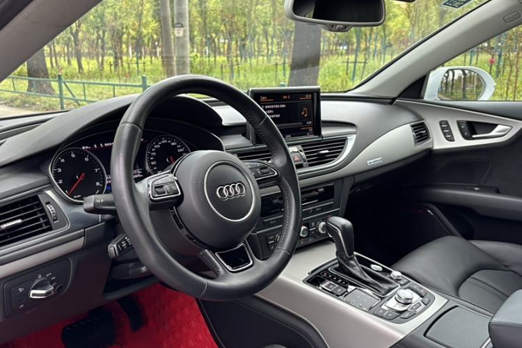 Used Audi A7 2018 40 TFSI quattro Technology Edition Interior 3