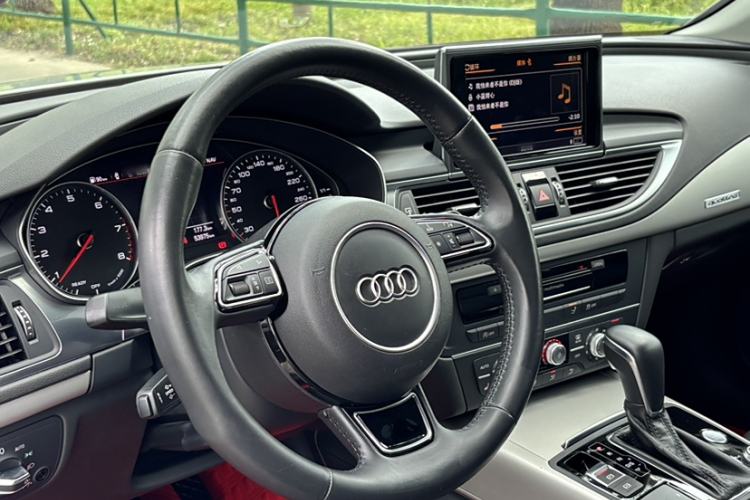 Used Audi A7 2018 40 TFSI quattro Technology Edition Interior 4