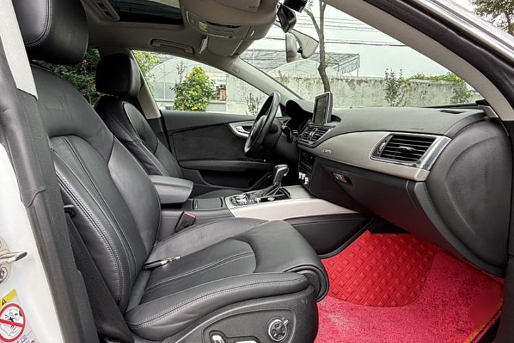 Used Audi A7 2018 40 TFSI quattro Technology Edition Interior 9