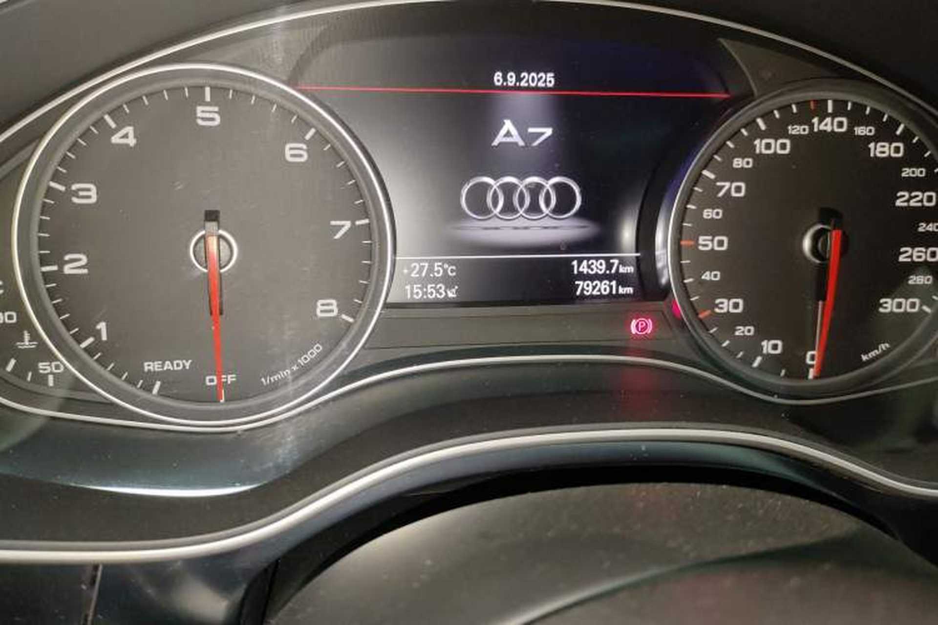 Used Audi A7 2018 40 TFSI quattro Technology Edition Odometer Close Up