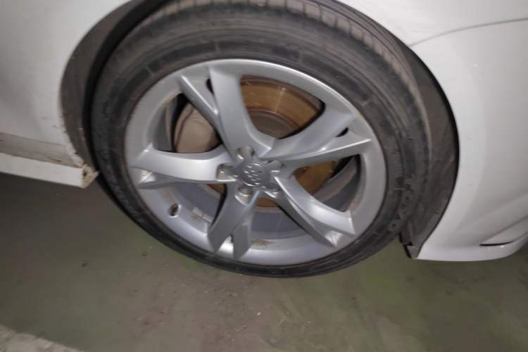 Used Audi A7 2018 40 TFSI Ambition Edition Right Front Wheel Hub