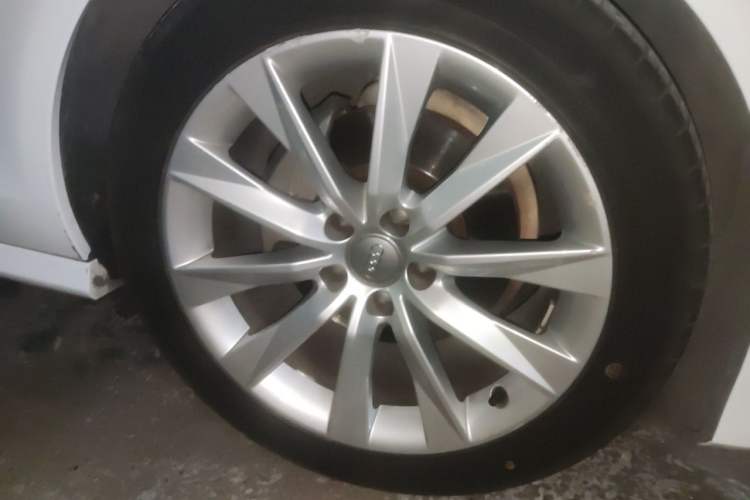 Used Audi A7 2018 35 TFSI Fashion Model Right Front Wheel Hub