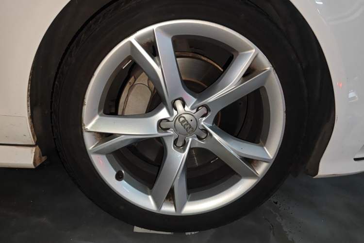 Used Audi A7 2018 40 TFSI Ambition Edition Right Front Wheel Hub
