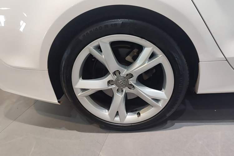 Used Audi A7 2018 40 TFSI Ambition Edition Right Rear Wheel Hub