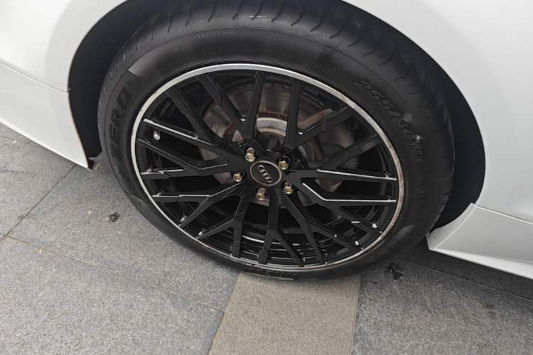 Used Audi A7 2018 50 TFSI quattro Comfort Model Right Rear Wheel Hub