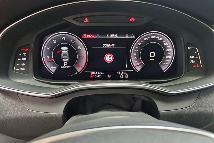 Used Audi A7 2019 55 TFSI quattro Dynamic Edition Odometer Close Up
