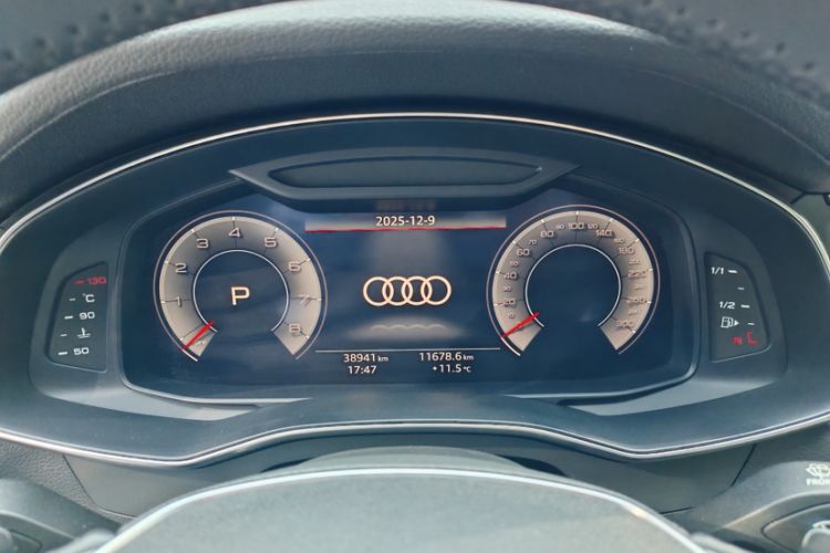 Used Audi A7 2019 55 TFSI quattro Competition Edition Odometer Close Up