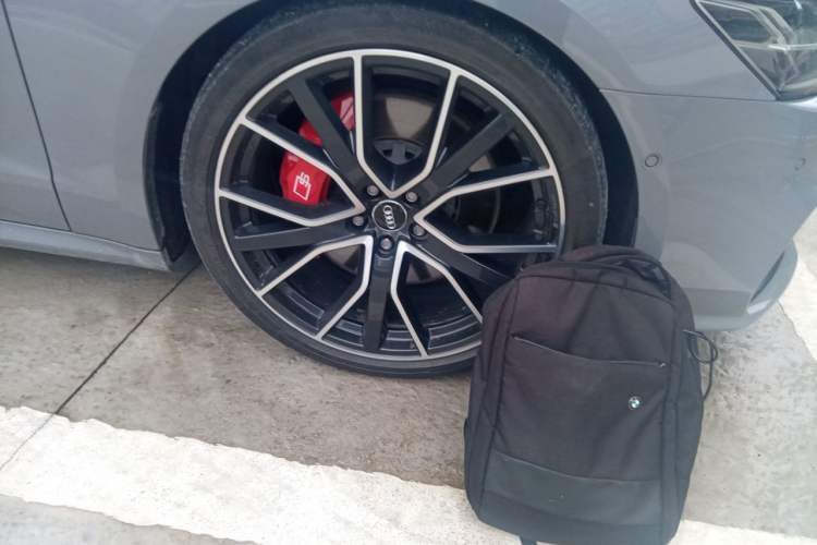 Used Audi A7 2019 55 TFSI quattro Dynamic Edition Right Front Wheel Hub