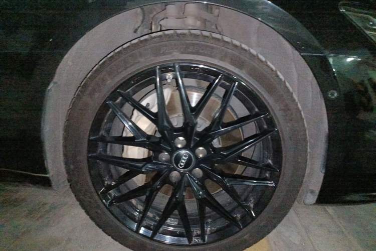 Used Audi A7 2019 55 TFSI quattro Competition Edition Right Front Wheel Hub