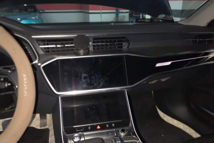Used Audi A7 2019 55 TFSI quattro Dynamic Edition Audio And AC Panel