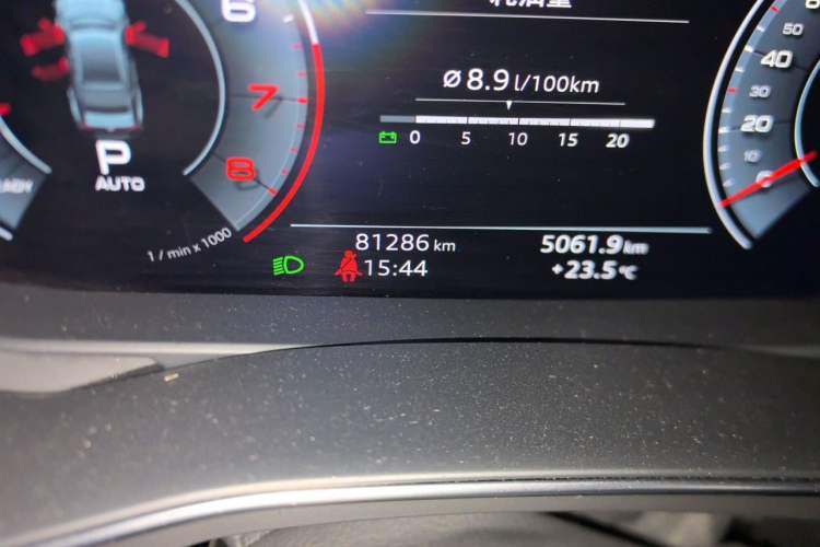 Used Audi A7 2019 55 TFSI quattro Dynamic Edition Odometer Close Up
