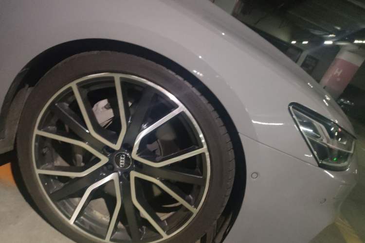 Used Audi A7 2019 55 TFSI quattro Dynamic Edition Right Front Wheel Hub
