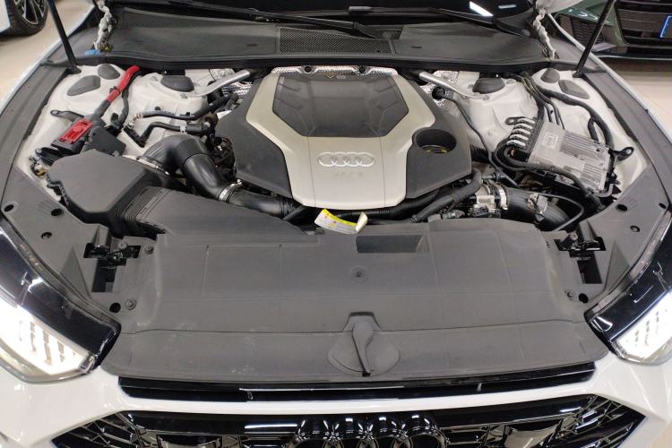 Used Audi A7 2019 55 TFSI quattro Dynamic Edition Engine Bay