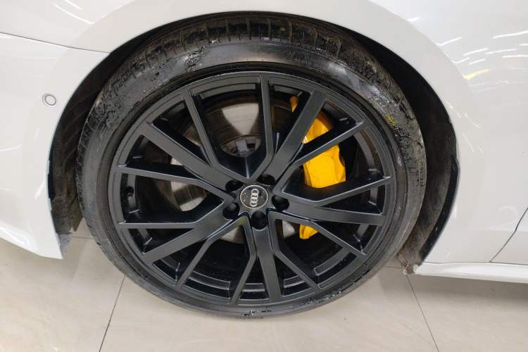 Used Audi A7 2019 55 TFSI quattro Dynamic Edition Left Front Wheel Hub