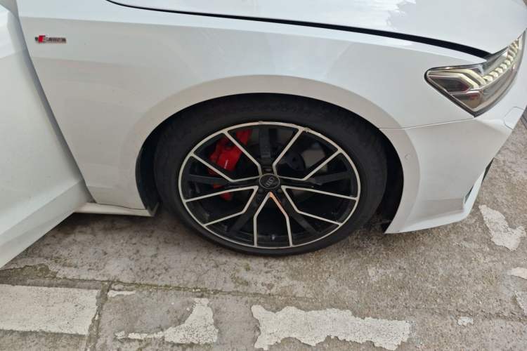 Used Audi A7 2019 55 TFSI quattro Dynamic Edition Right Front Wheel Hub