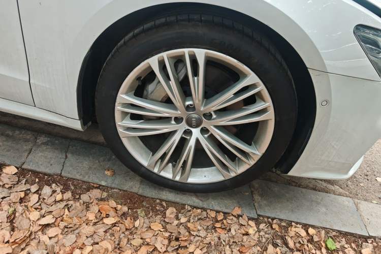 Used Audi A7 2019 55 TFSI quattro Competition Edition Right Front Wheel Hub